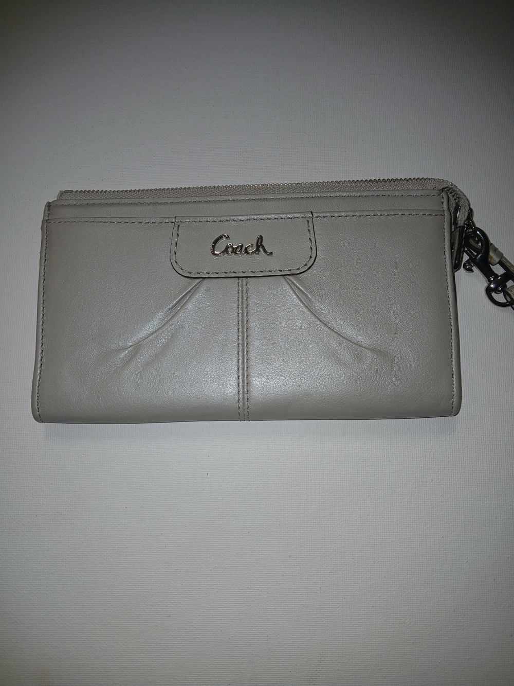 Coach Women's Leather Wristlet Wallet in Light Gray